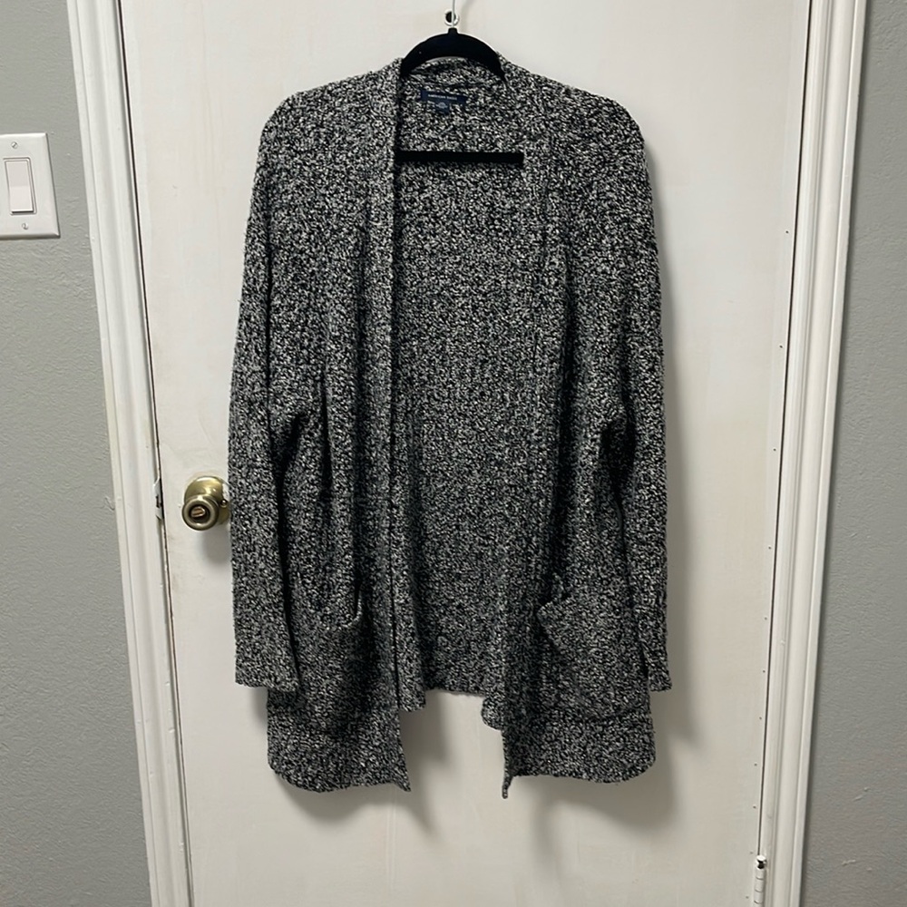 L/xl American Eagle open front Sweater.